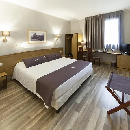Tulip Hotel 3*