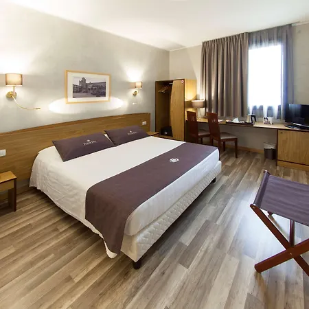 Tulip Hotel 3*