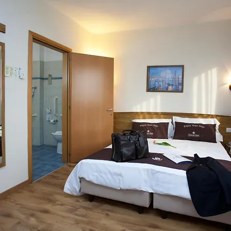 Tulip Hotel 3*