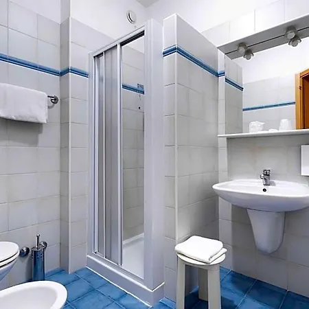 Hotell Tulip 3*